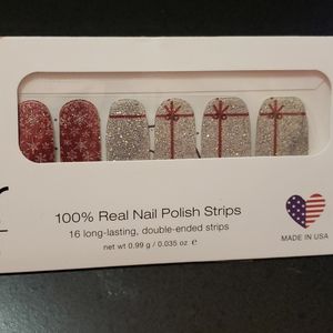 Color Street "It's A Wrap" nail strips